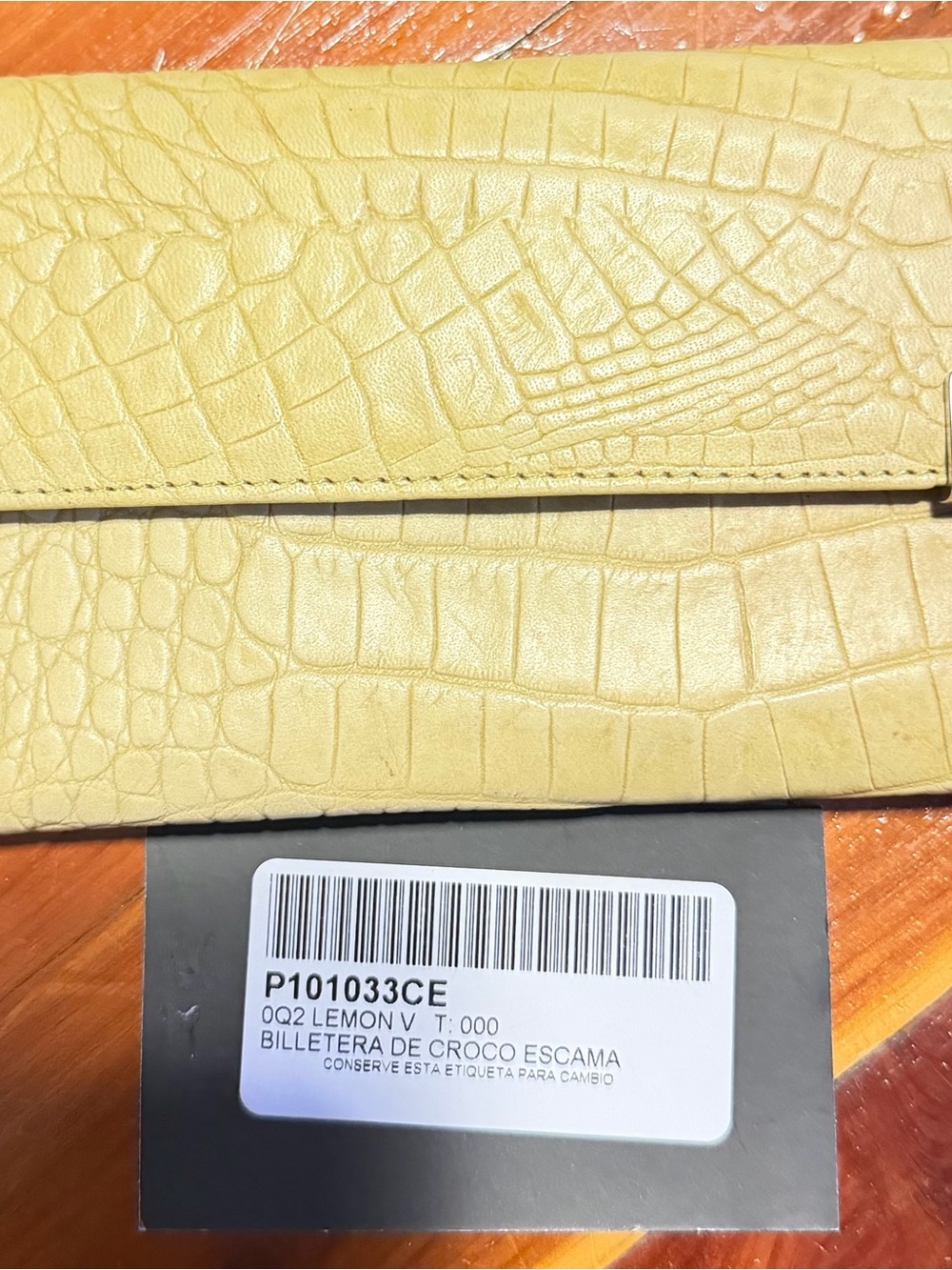 Prüne Women's Light Lemon Yellow Croc Embossed Leather Trifold Wallet